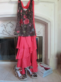 love this coral skirt